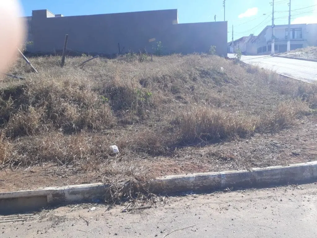 Foto 4 de Terreno de 200 m² no Loteamento Colina Verde, Colina Verde