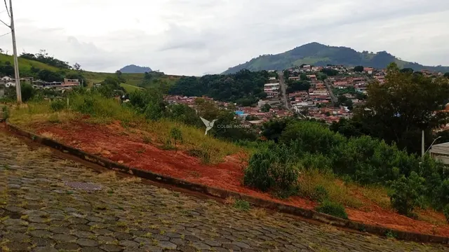 Foto 1 de Terreno de esquina com 240 m² no Loteamento Santa Terezinha II, Santa Terezinha