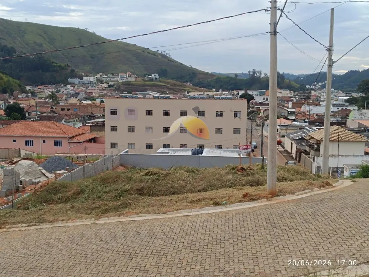 Foto 2 de Terreno de esquina com 265 m² no loteamento Vale das Hortênsias, Vale das Hortênsias