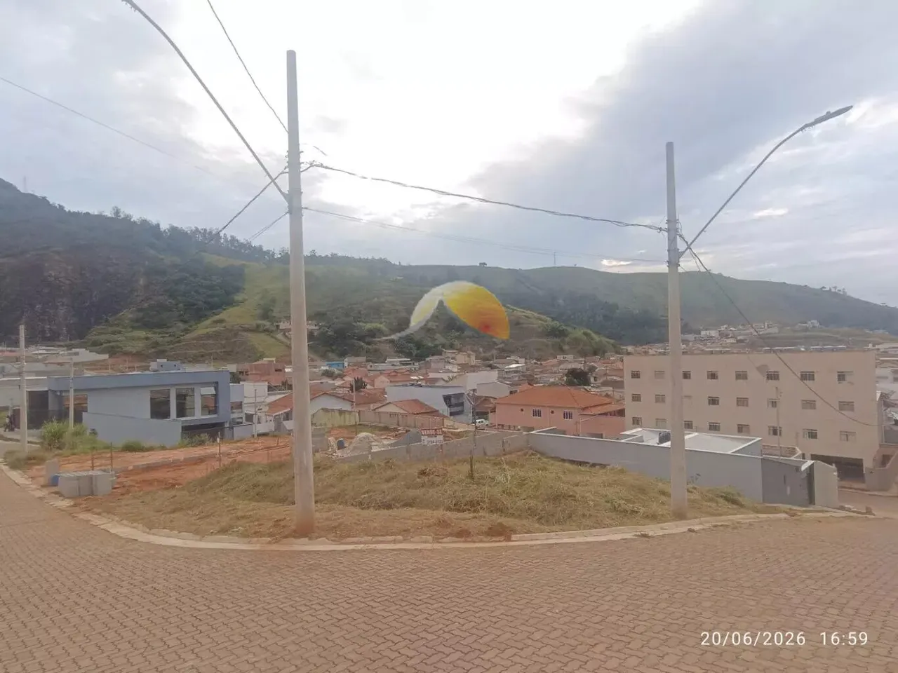 Foto 3 de Terreno de esquina com 265 m² no loteamento Vale das Hortênsias, Vale das Hortênsias