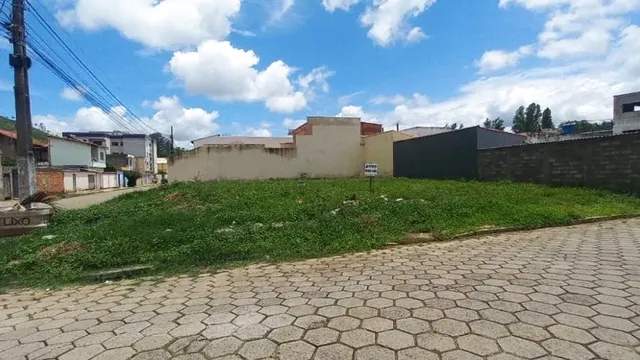 Foto 1 de Terreno de esquina com 487 m², Nossa Senhora de Fátima