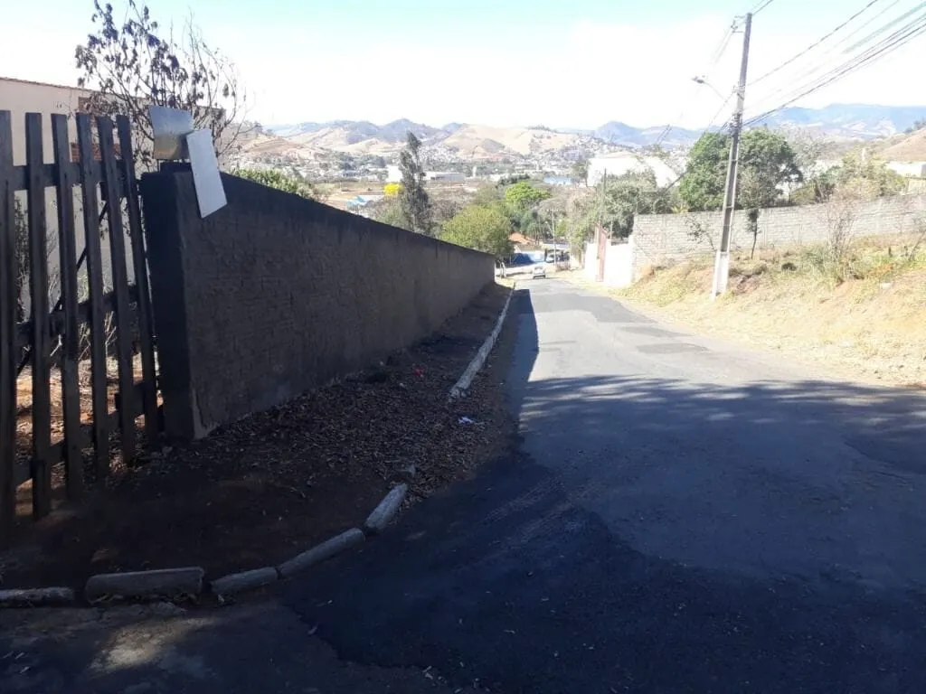 Foto 3 de Terreno de esquina murado com 500 m² na Rua da Alemanha, Nações