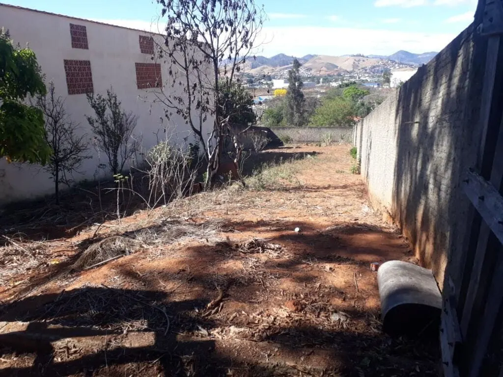 Foto 4 de Terreno de esquina murado com 500 m² na Rua da Alemanha, Nações