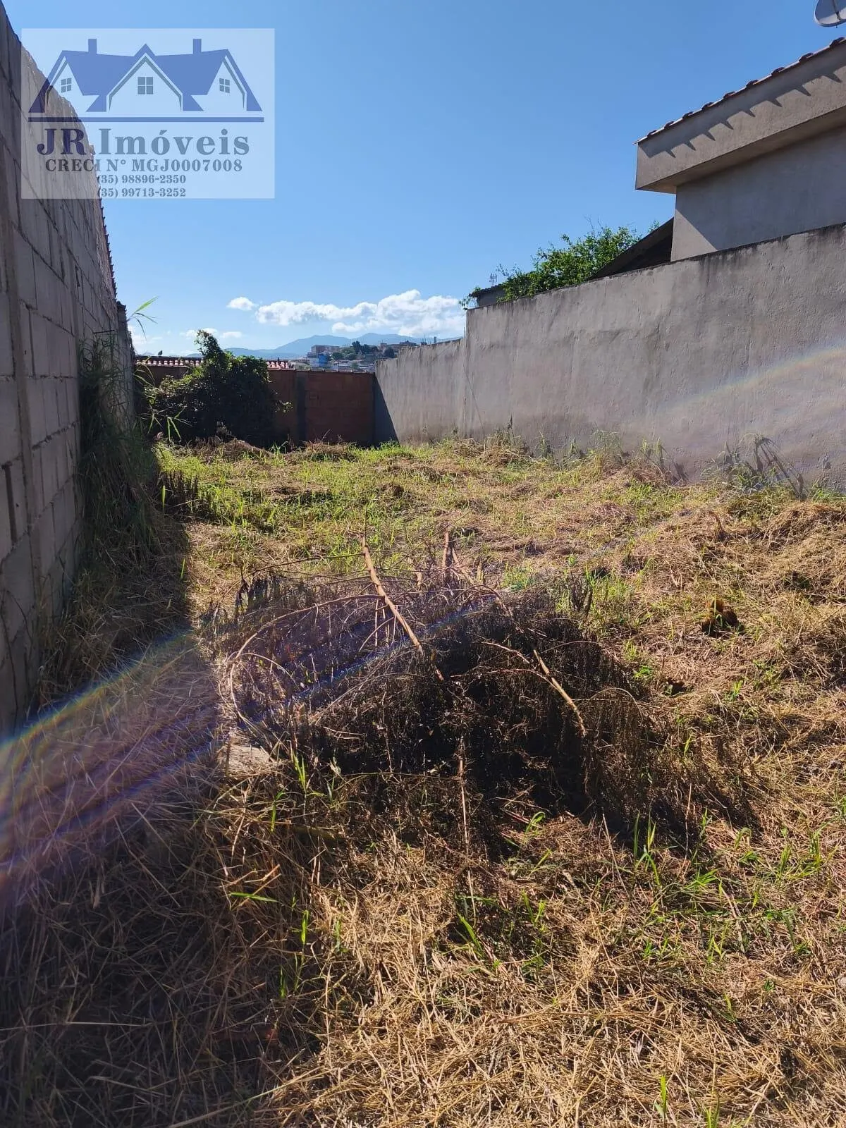 Foto 2 de Terreno murado de 120 m² (6 x 20 m) com energia, Jardim Bernadete