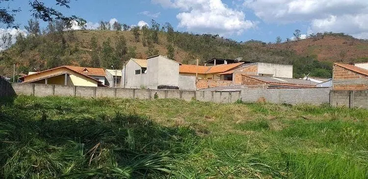 Foto 2 de Terreno murado de 300 m² perto do Quartel, Varginha