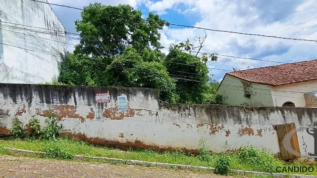 Foto 1 de Terreno murado de 300 m² em área central, Oriente