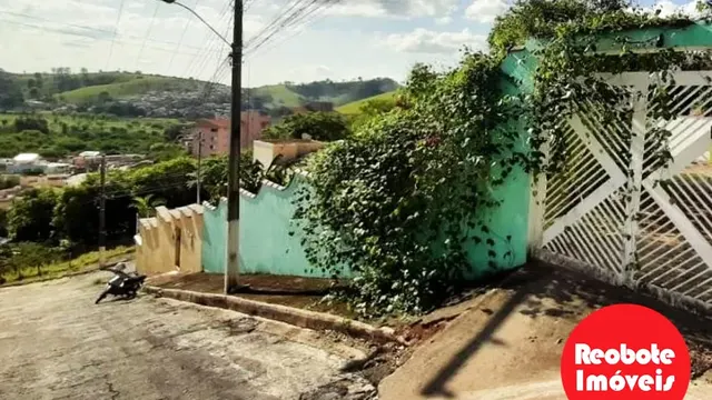 Terreno murado de 400 m² com portão, Morro Chic