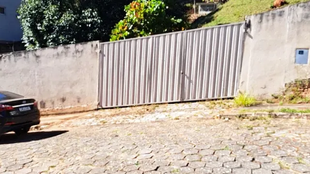 Foto 1 de Terreno murado de 420 m² com portão no Jardim Bela Vista, Medicina