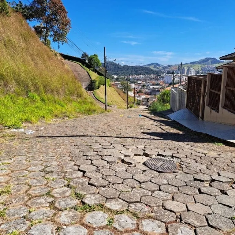 Foto 4 de Terreno murado de 420 m² com portão no Jardim Bela Vista, Medicina