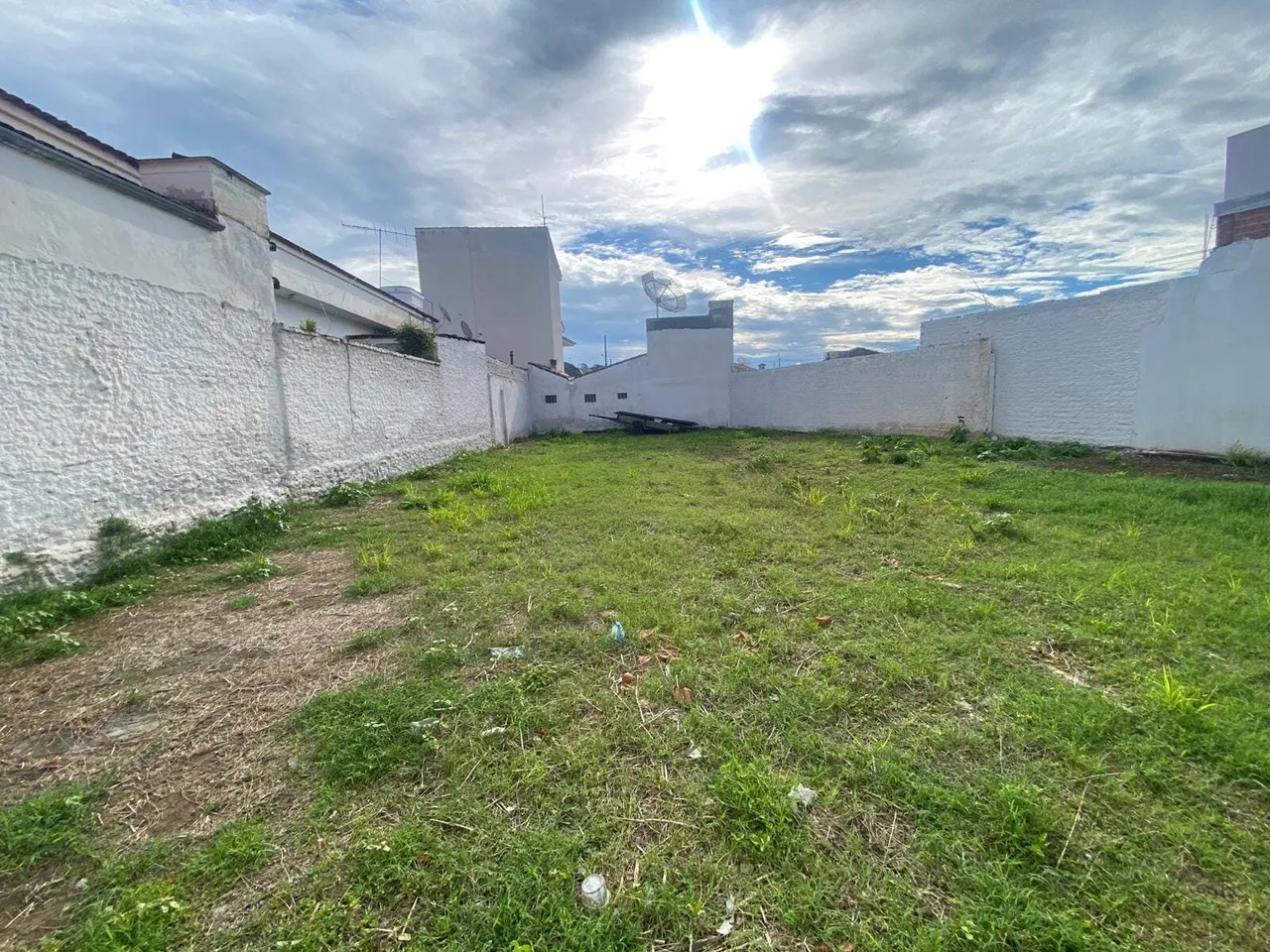 Foto 2 de Terreno murado de 481,59 m² na Rua Miguel Braga, Boa Vista
