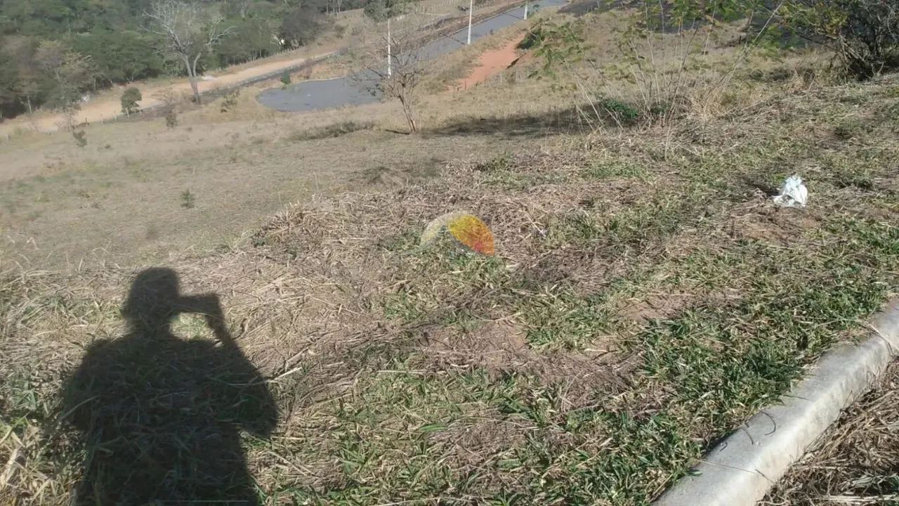 Foto 3 de Terreno em declive com vista, Nações