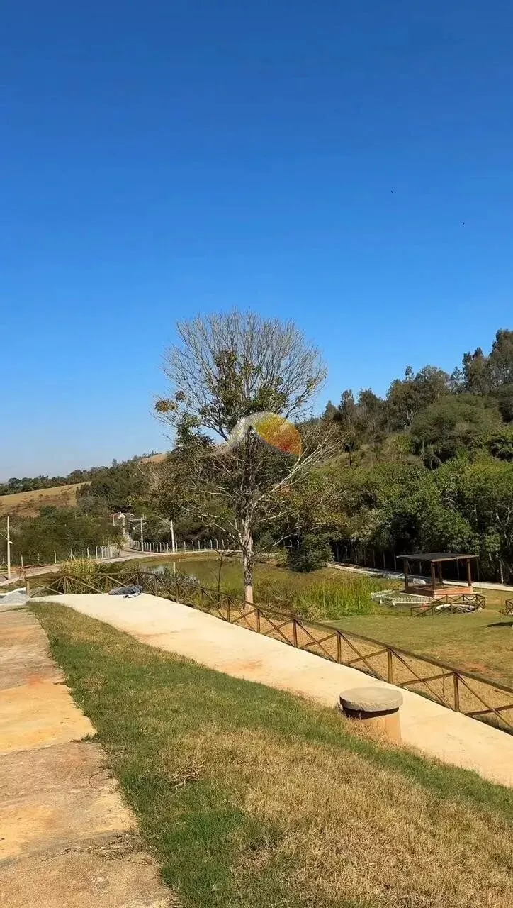 Foto 2 de Terreno plano de 1.294 m² perto da entrada, Condomínio Olhos D'Água
