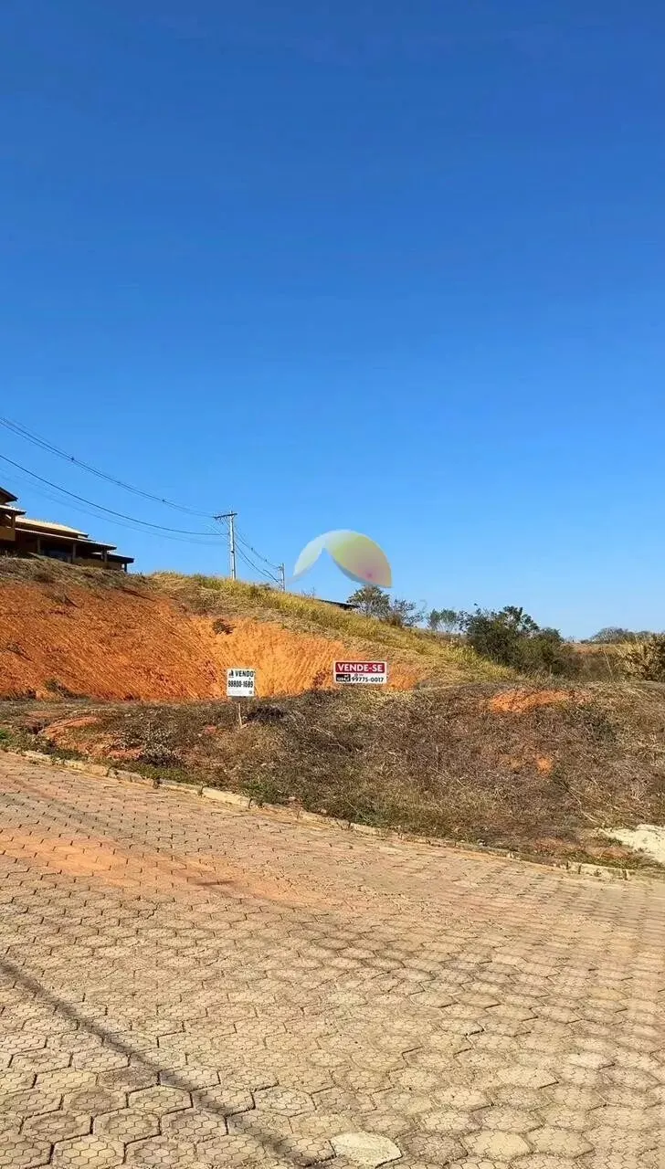 Foto 3 de Terreno plano de 1.294 m² perto da entrada, Condomínio Olhos D'Água