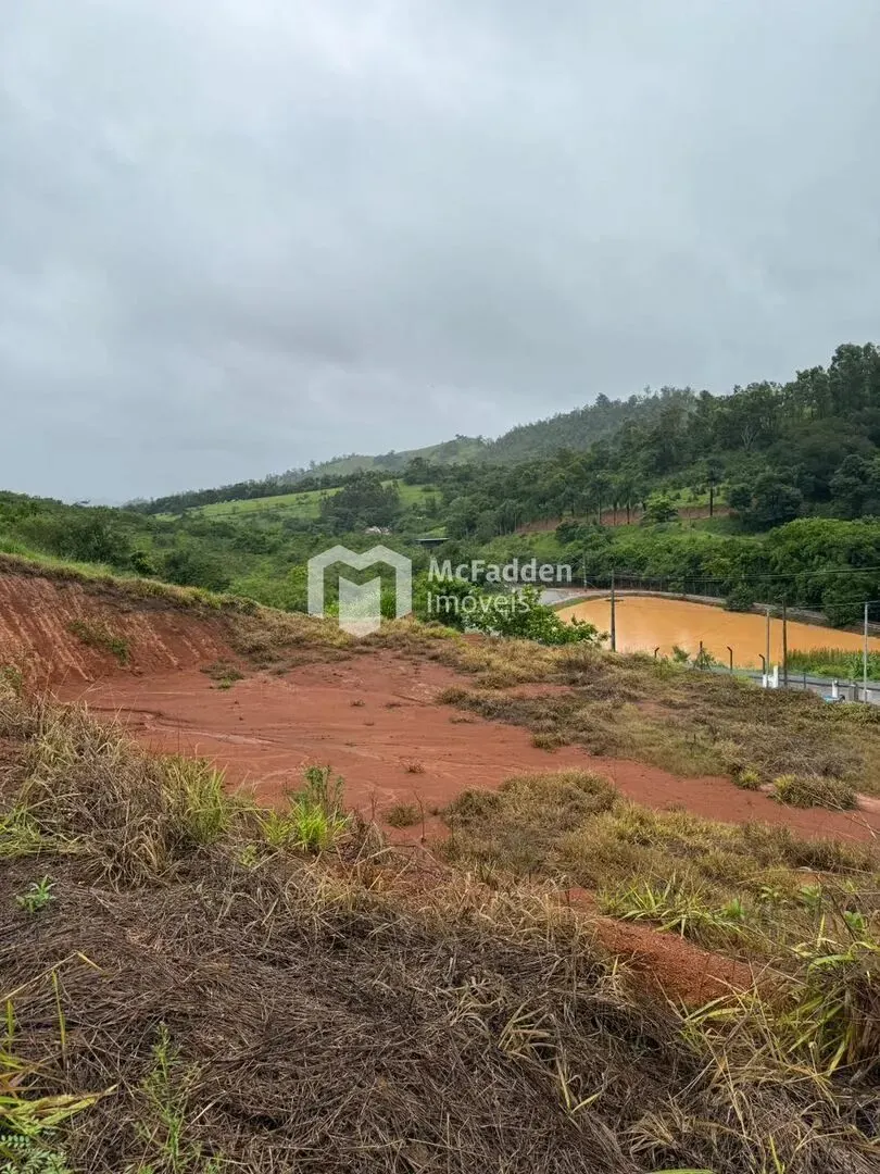 Foto 2 de Terreno plano de 1.294 m² perto da entrada do condomínio, Condomínio Olhos D'Água