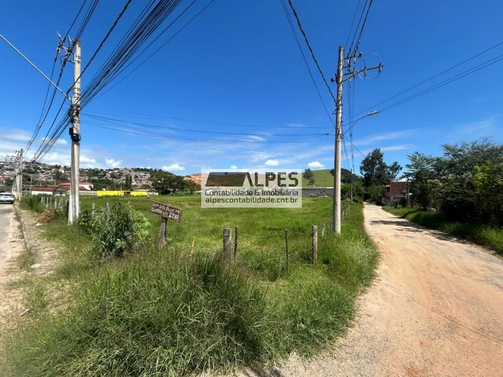 Foto 5 de Terreno plano de 16.000 m² às margens da rodovia Itajubá a Poços de Caldas, Santos Dumont