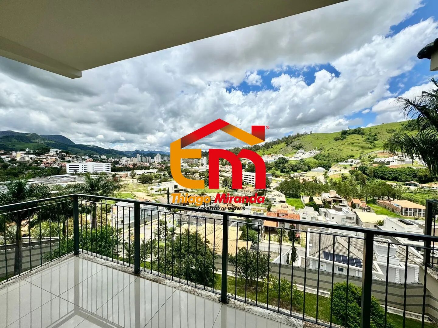 Foto 4 de Casa de 4 quartos no Pinheirinho, 551 m²