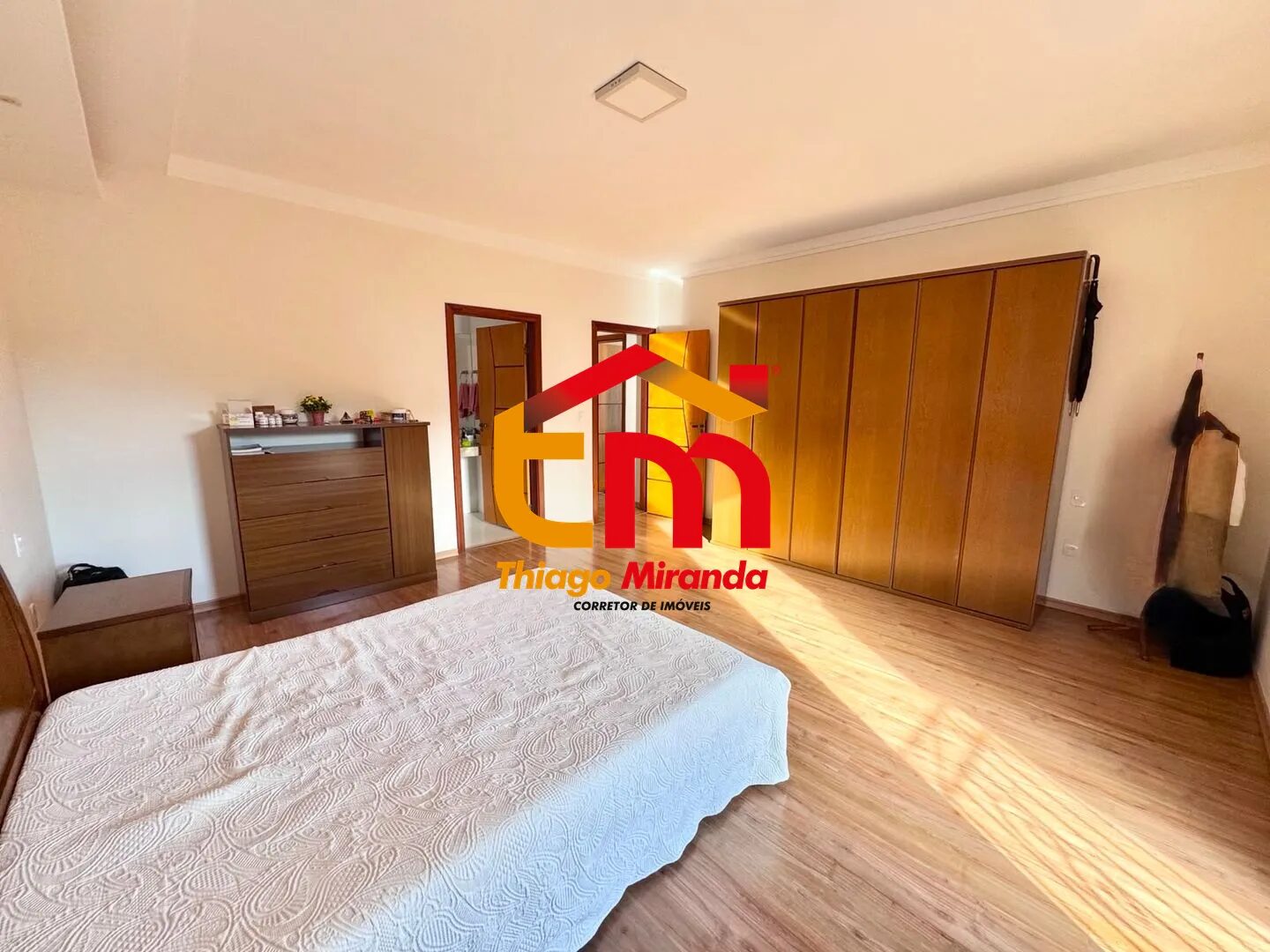 Foto 5 de Sobrado de 3 quartos no Morro Chic, 275 m²