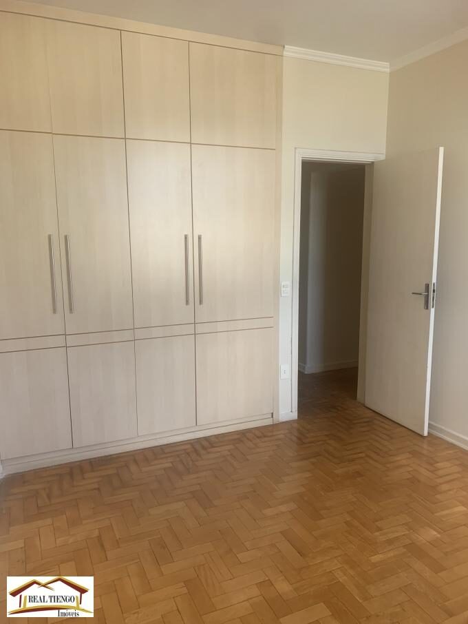Foto 3 de Três quartos e uma vaga no Centro
