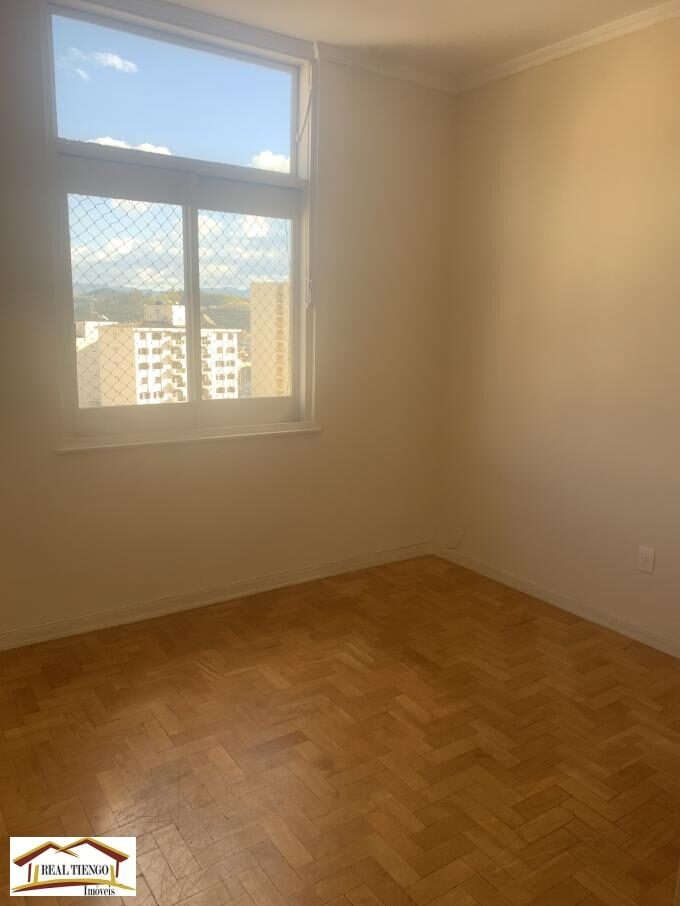 Foto 6 de Três quartos e uma vaga no Centro