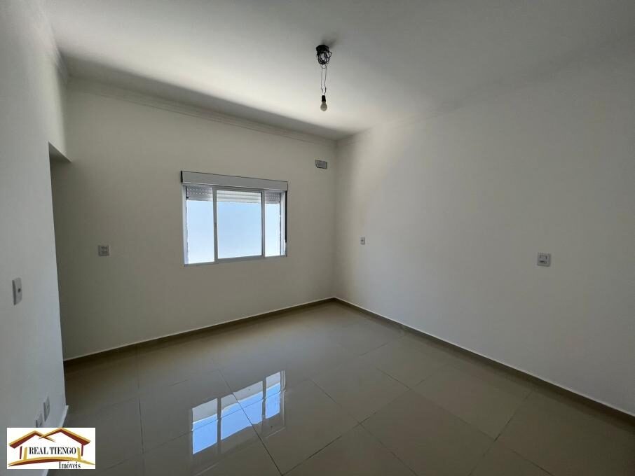 Foto 4 de Três quartos e terreno de 313 m²