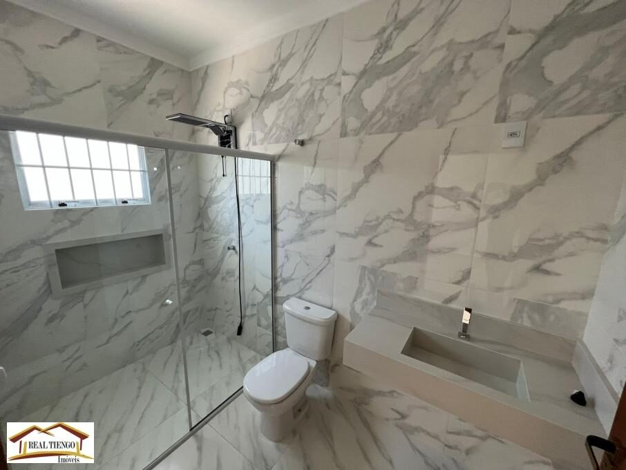 Foto 6 de Três quartos e terreno de 313 m²