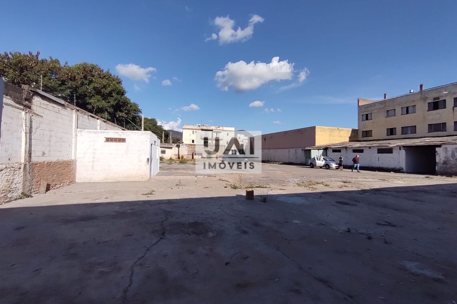 Foto 3 de Terreno com galpão de 1.560 m² para alugar no bairro Avenida