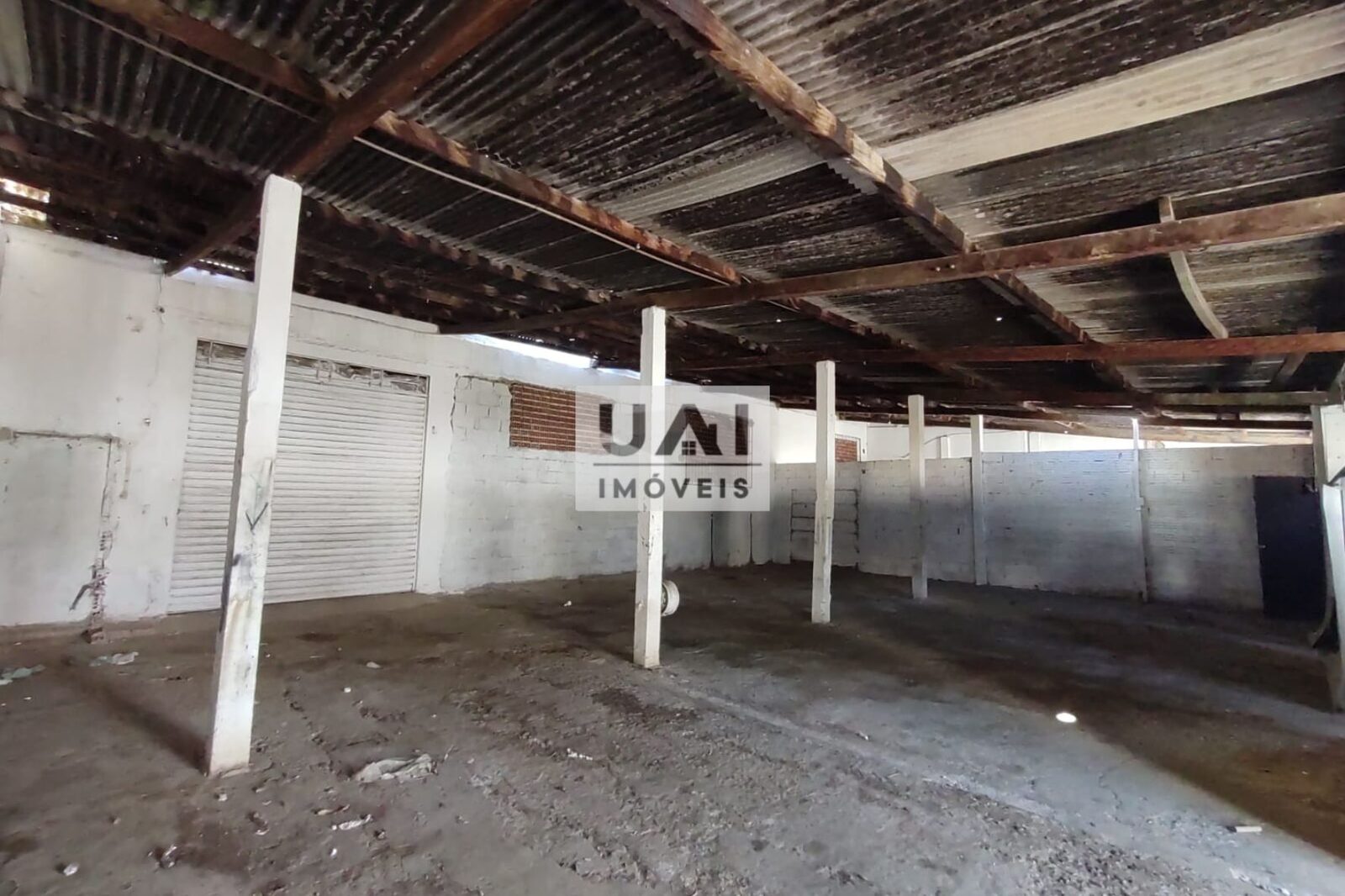 Foto 4 de Terreno com galpão de 1.560 m² para alugar no bairro Avenida